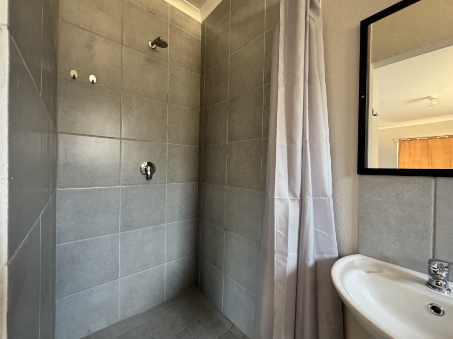 To Let 1 Bedroom Property for Rent in La Hoff North West